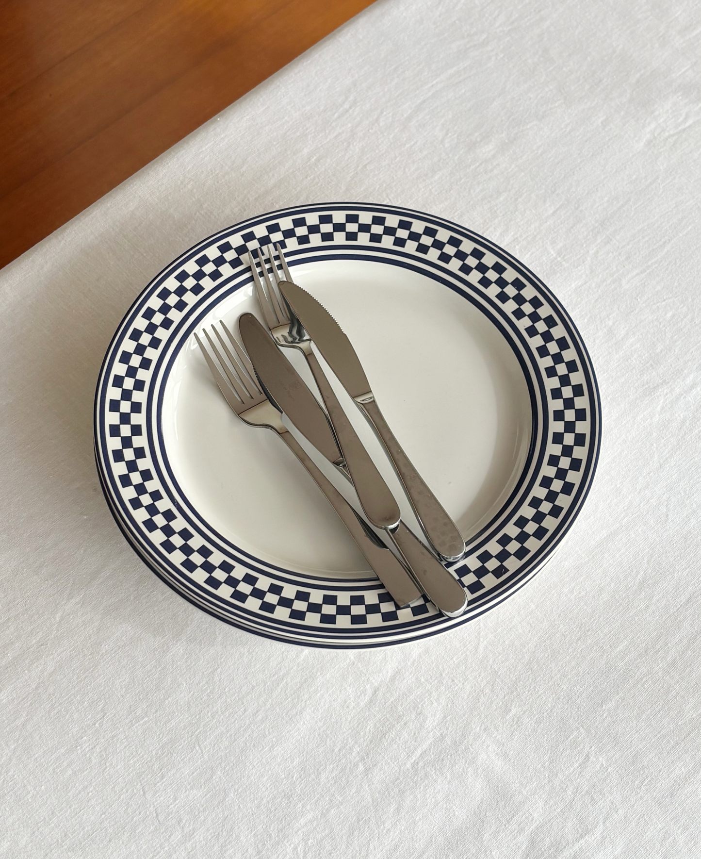 SET OF 2 CLASSIC CHECKS DINNER PLATES