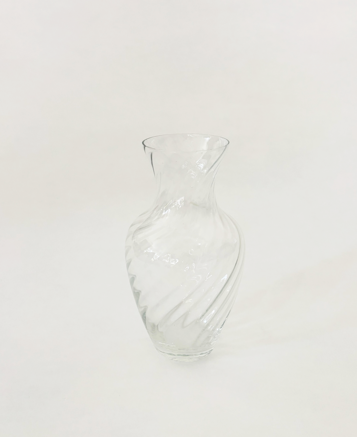 SWIRL GLASS VASE
