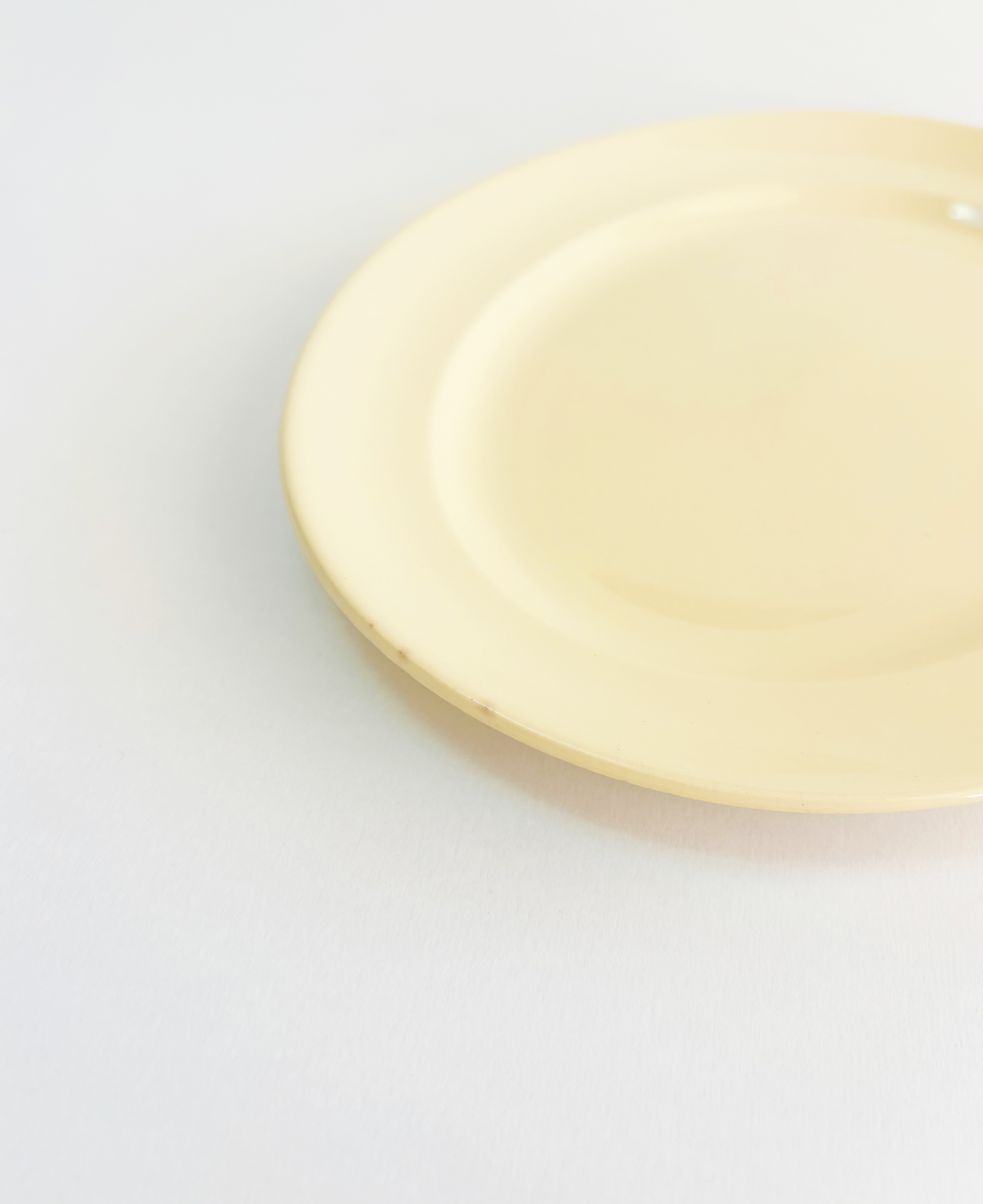 BUTTER YELLOW SERVING PLATE