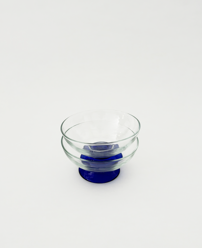 SET OF 2 GLASS BOWLS WITH BLUE BASE