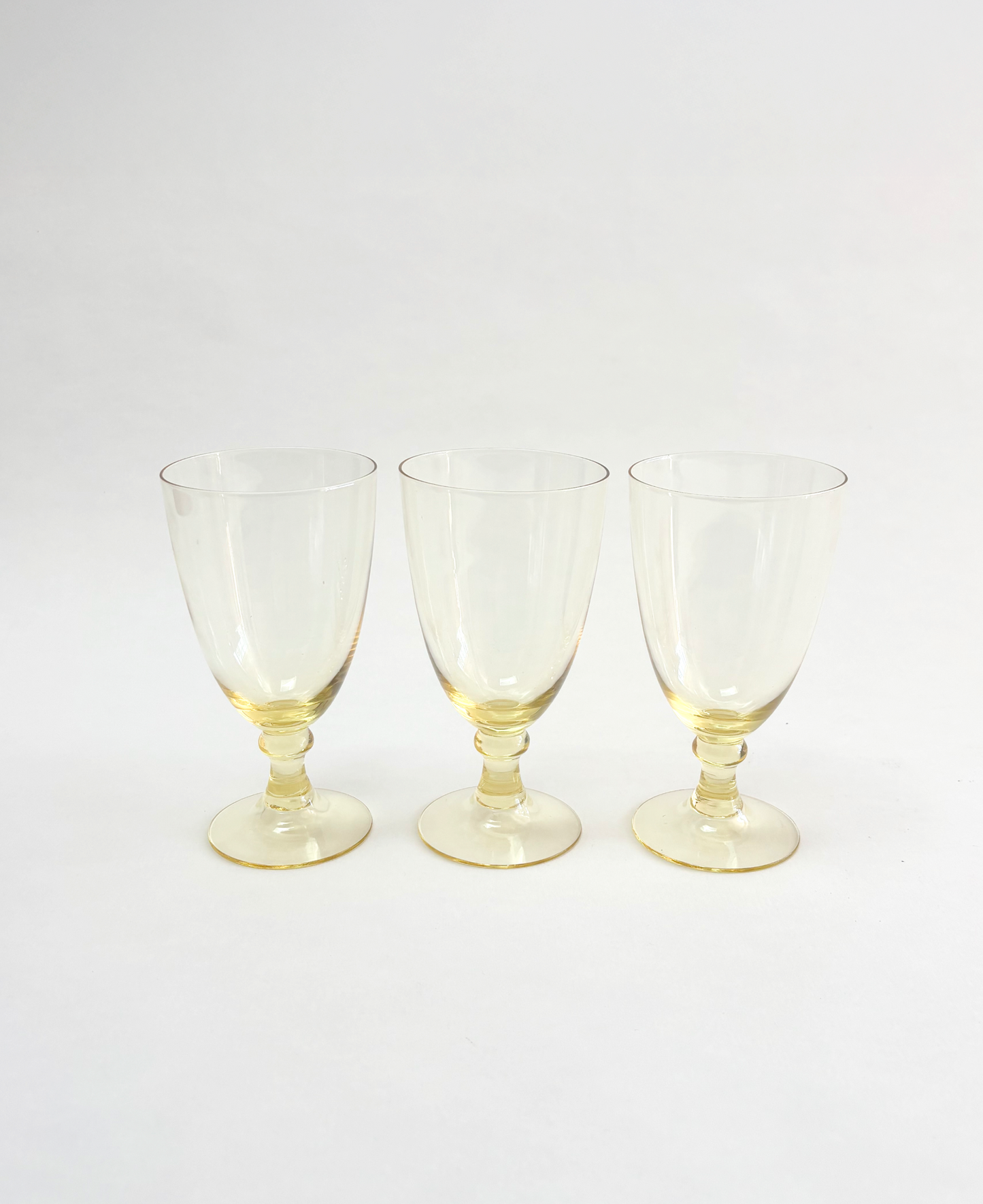 SET OF 3 CREAM WINE GLASSES