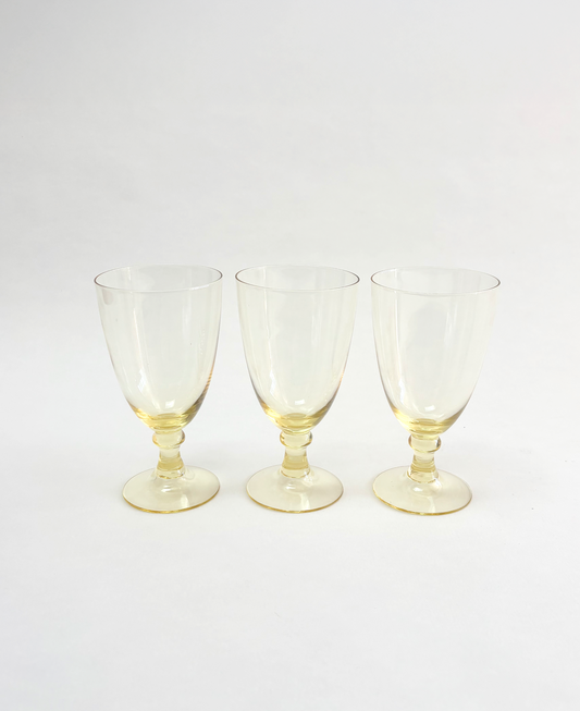 SET OF 3 CREAM WINE GLASSES