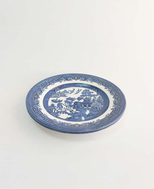 BLUE WILLOW DINNER PLATES